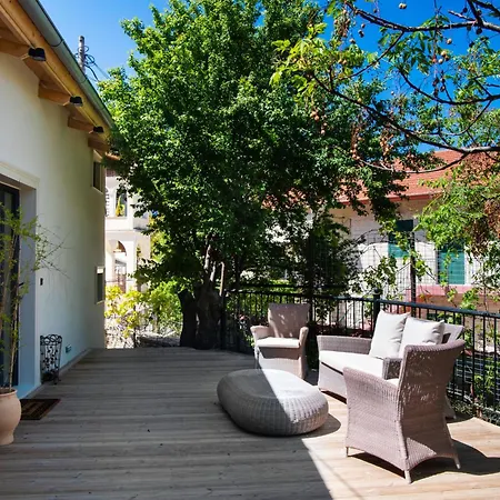 別荘 Av - Giorgio Kariá