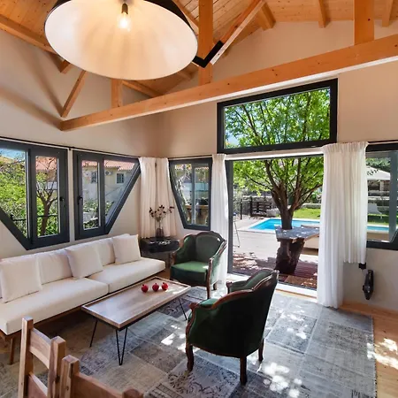 Feriehus Av - Giorgio Kariá